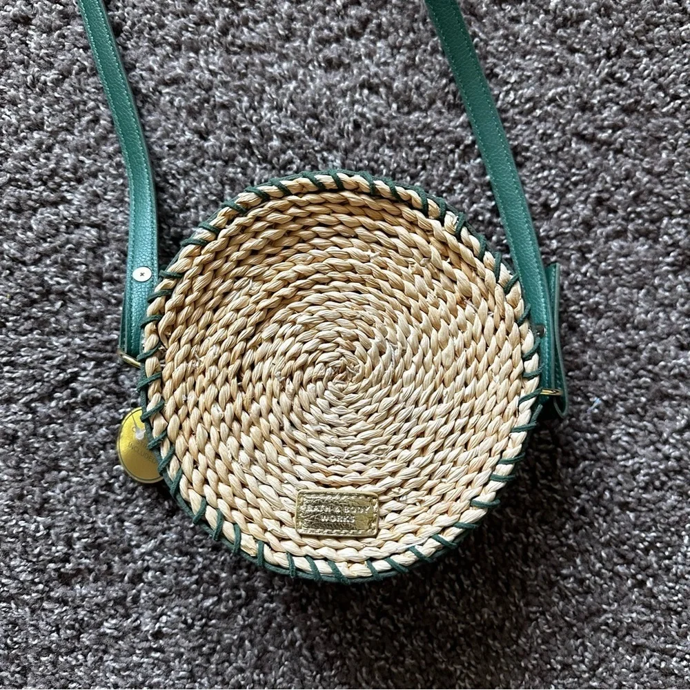 New with Tags Bath & Body Works Woven Crossbody Bag - Picture 3 of 4